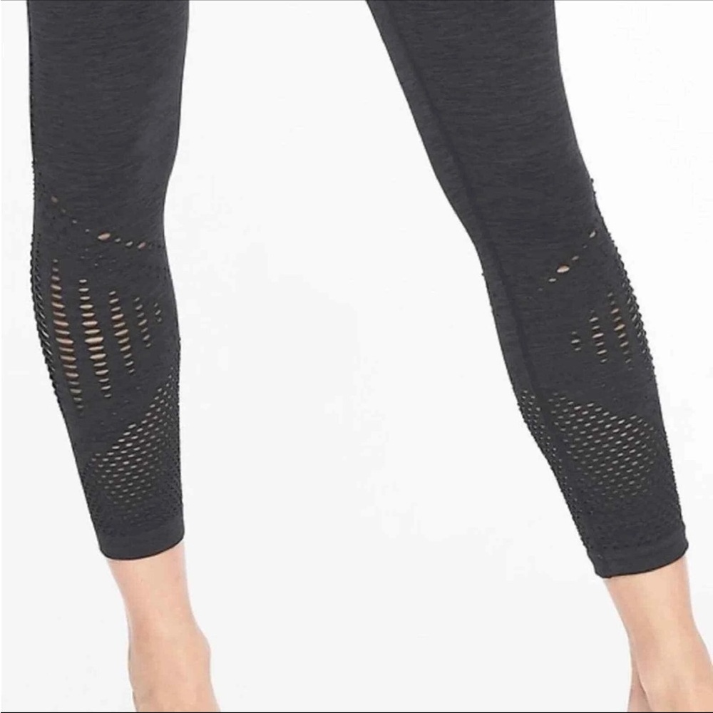 Athleta Gray Halasana Seamless Mesh 7/8 Tight Leggings, Ribbed Waistband, Size S - Picture 4 of 10